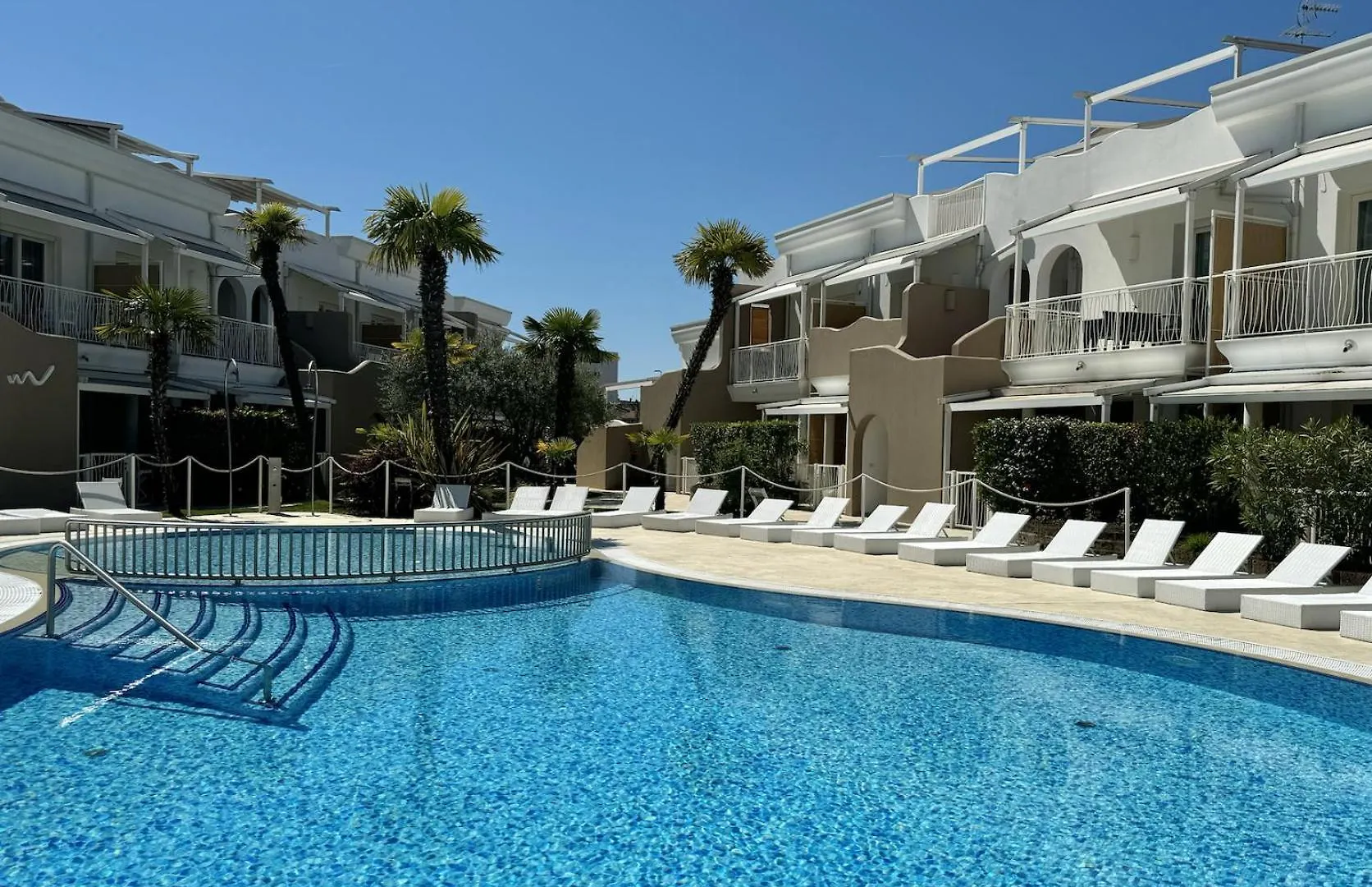Appartamenti Wave Village 2 - Carraro Immobiliare Jesolo - Family Apartments 0*, Lido di Jesolo Italien